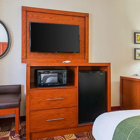 Comfort Suites Lake Charles Exterior photo